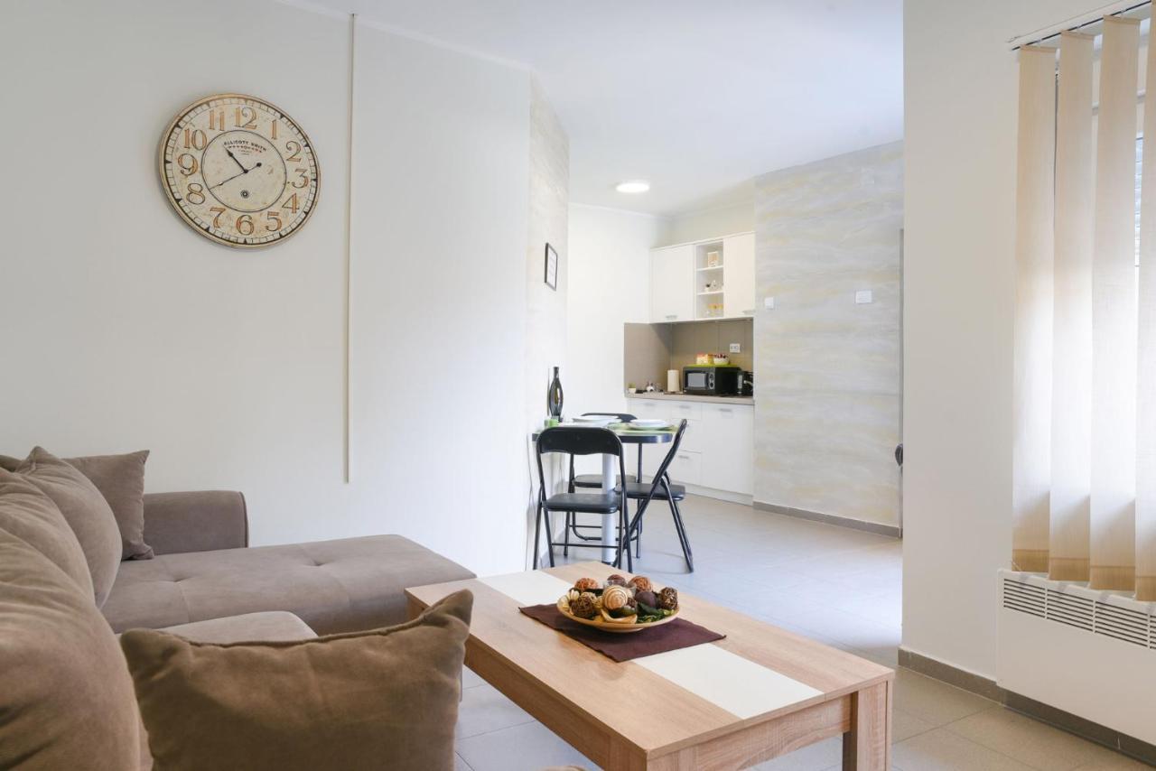 Centar Lux 3 Apartment Зренянин Екстериор снимка